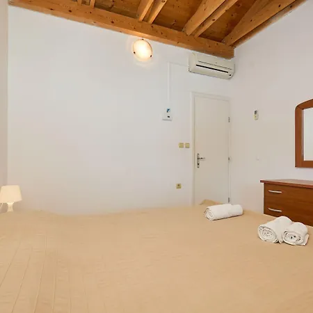 Apartment Hansal Saplunara