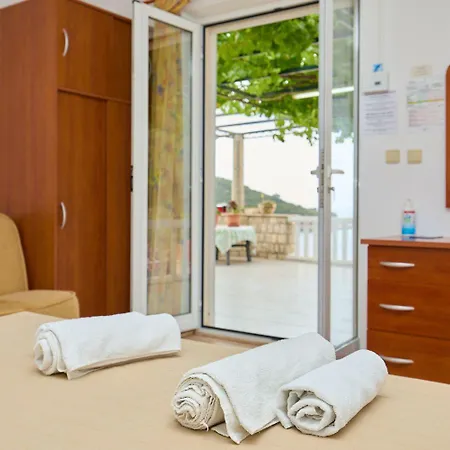 Hansal Apartment Saplunara