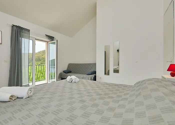 Hansal Apartmán Saplunara