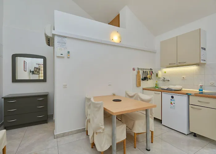 公寓 Apartments Jany 萨普伦纳拉
