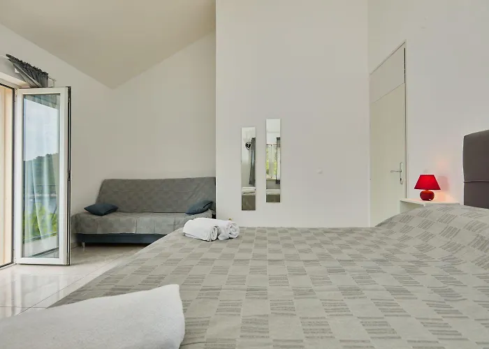 公寓 Apartments Jany 萨普伦纳拉